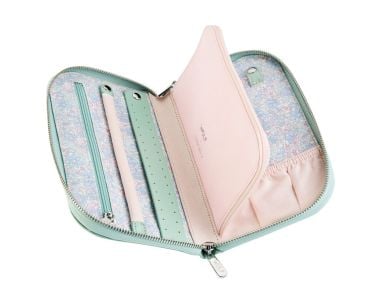WOLF X LIBERTY Travel Portfolio