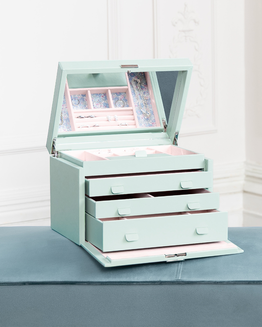 WOLF X LIBERTY Julia Interior Print Large Jewelry Box - Sage Green WOLF X LIBERTY Julia Interior Print Large Jewelry Box - Sage Green